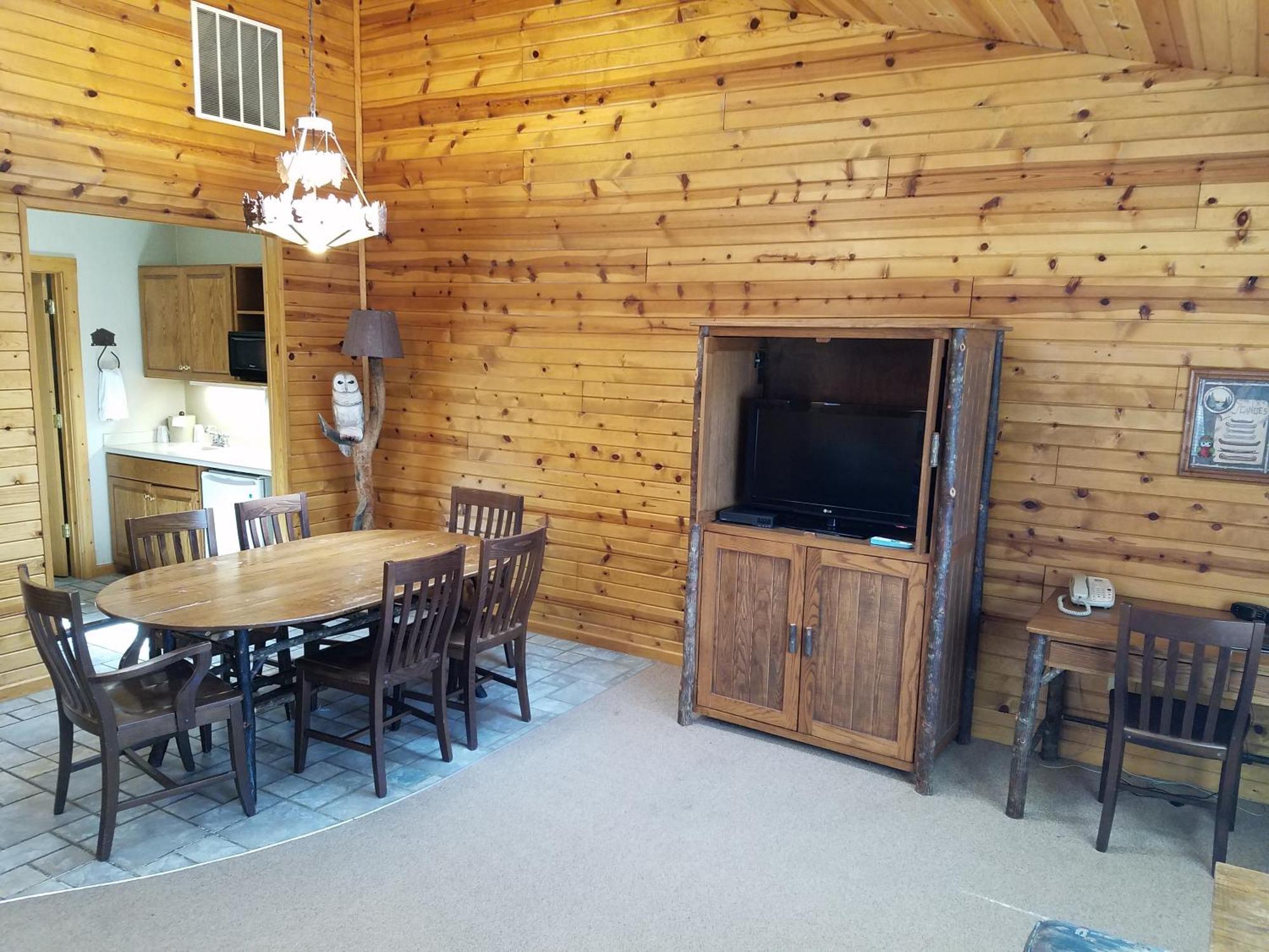 Potawatomi Inn & Cabins أنغولا الغرفة الصورة